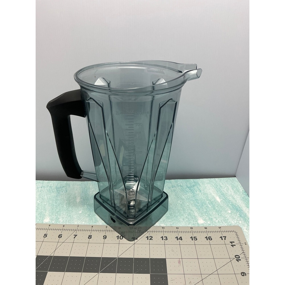 Vitamix 64oz Classic Blender Container Pitcher Jar with Blade 001191 No Lid